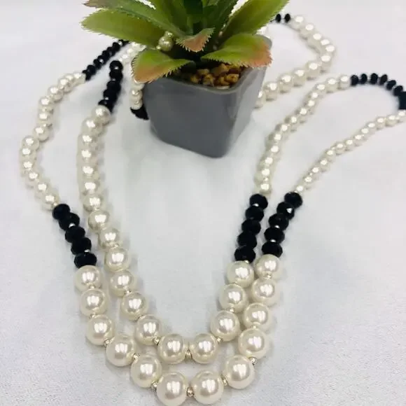 Vintage Black White Faux Pearl Long Necklace Effortless Chic Style Retro Vibe - Picture 11 of 16